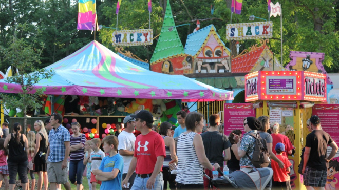 Crowd of people at the Strathroy Hometown Festival