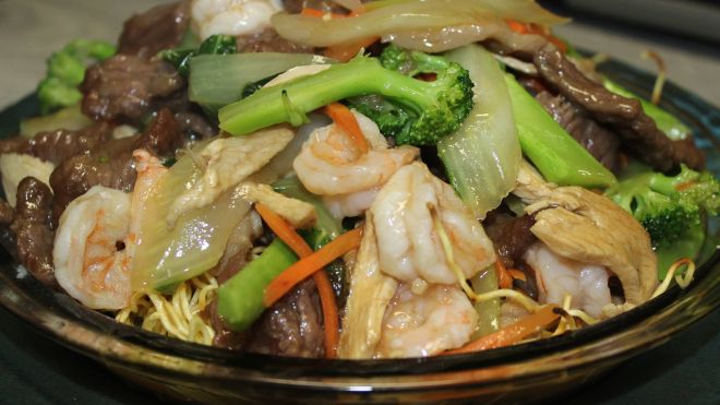 Chinese Style Chow Mein 