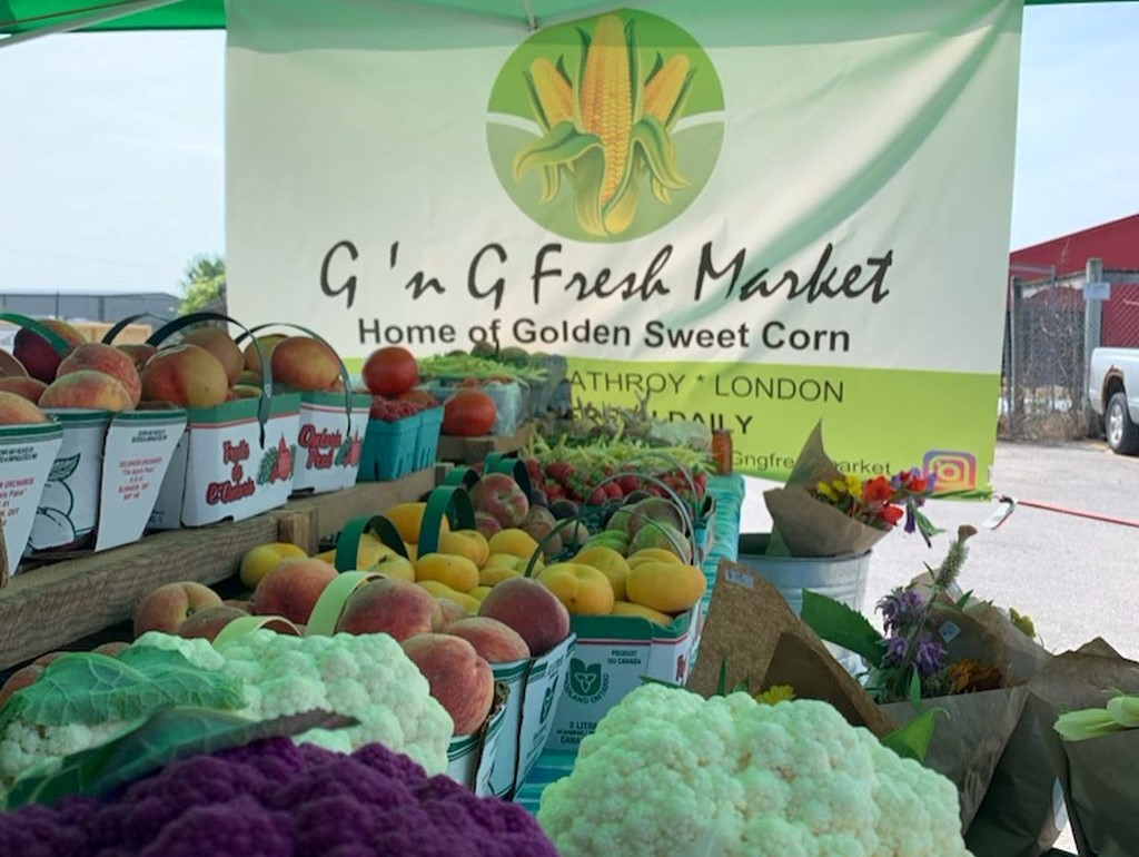 G 'N G market stand with fresh produce 