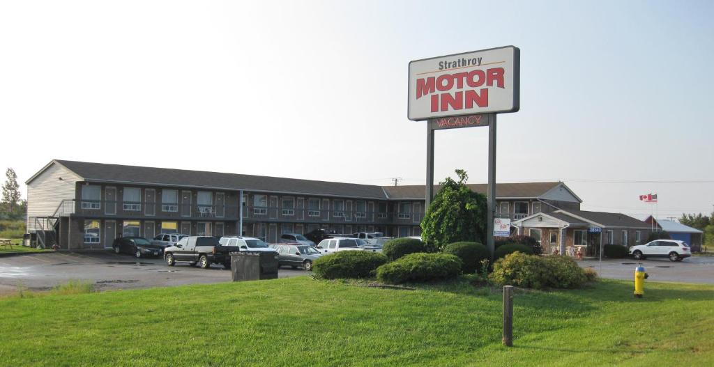 Strathroy Motor Inn exterior 