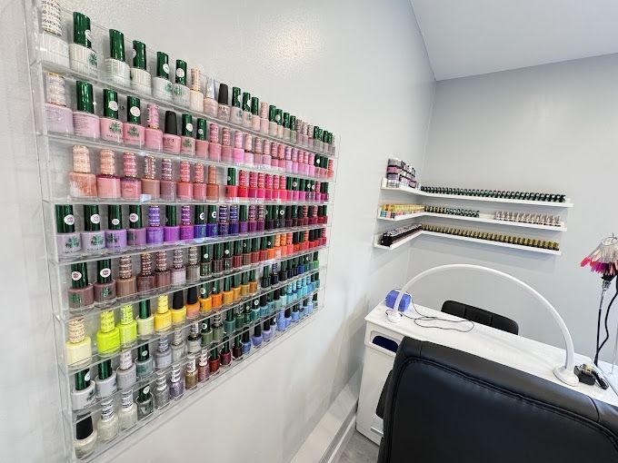 H2 Nails Image Image of nail polish in spa setting