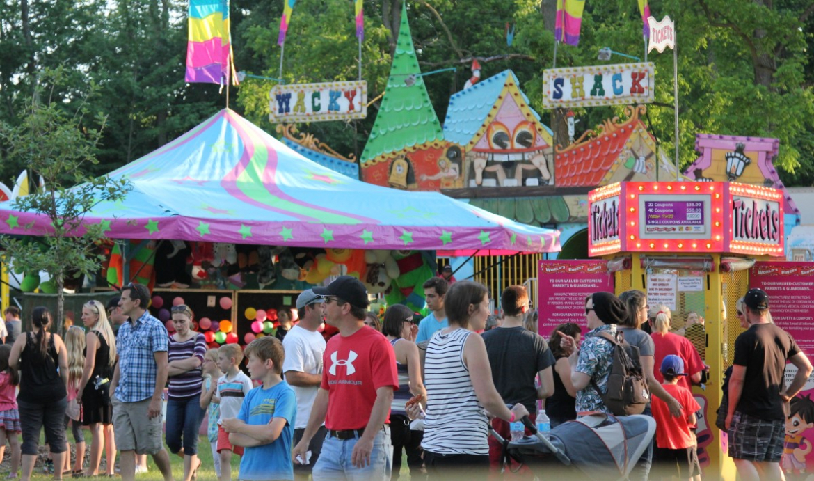 Crowd of people at the Strathroy Hometown Festival