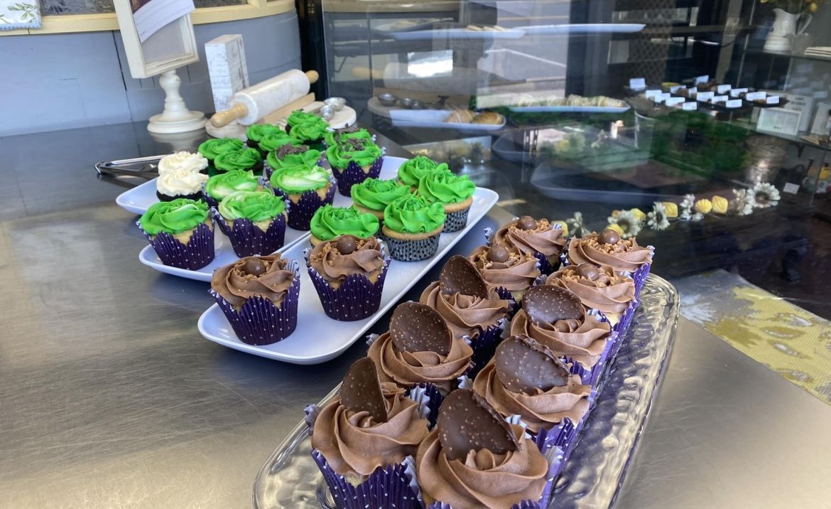 cupcakes from the bakery